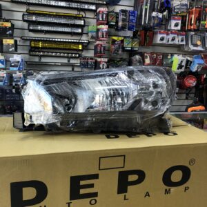 FARO DELANTERO PARA TOYOTA HILUX REVO 2022 EN ADELANTE MARCA DEPO