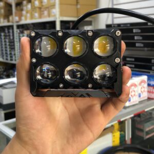 PAR DE FARO DE 6 LUPAS LED DUAL AMARILLO-BLANCO NEBLINERO MULTIVOLTAJE 12-24V RESISTENTE A IMPACTO, CORROSIÓN, AGUA Y LODO 95W SIN VENTILADOR