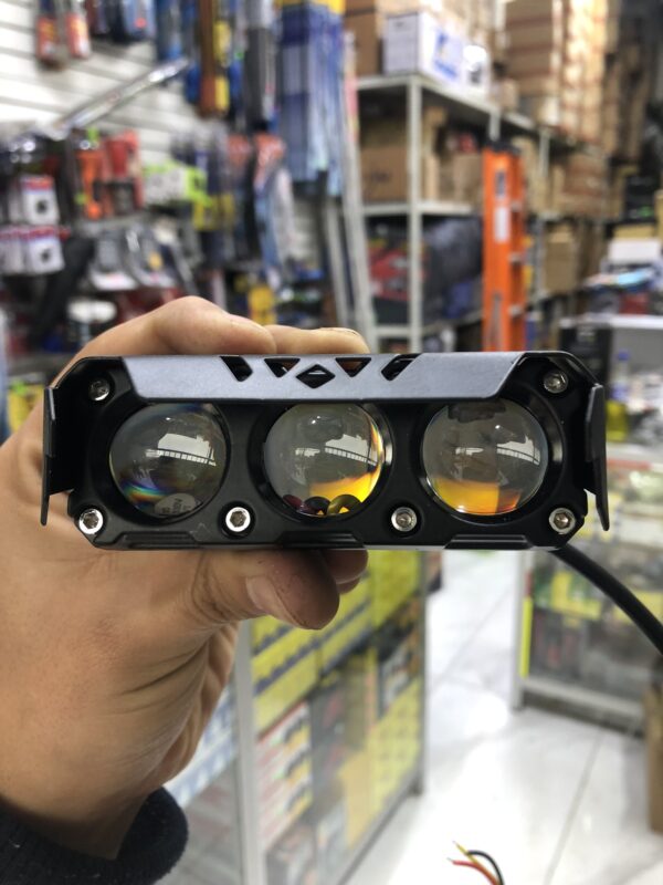 PAR DE FARO DE 3 LUPAS LED DUAL AMARILLO-BLANCO NEBLINERO MULTIVOLTAJE 12-24V RESISTENTE A IMPACTO, CORROSIÓN, AGUA Y LODO 95W SIN VENTILADOR