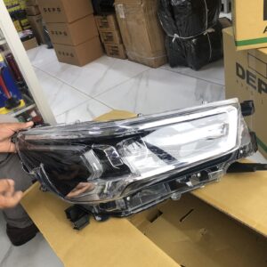 FARO DELATERO TOYOTA HILUX REVO 2020-2023 DE LED MARCA DEPO MADE IN TAIWAN