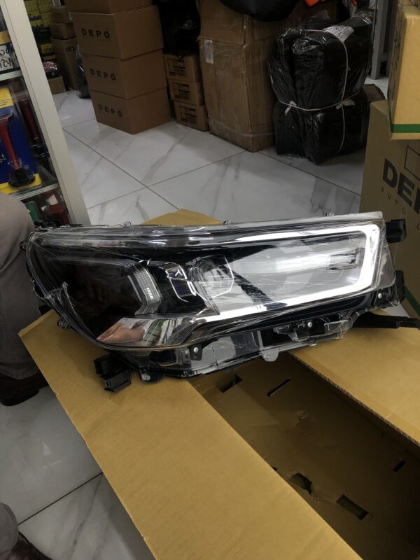 FARO DELATERO TOYOTA HILUX REVO 2020-2023 DE LED MARCA DEPO MADE IN TAIWAN